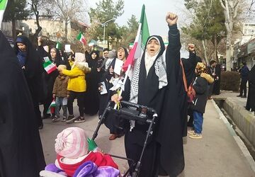لحظاتی پر از عشق به وطن در نیشابور 