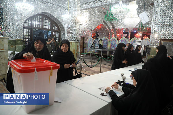 مرحله دوم انتخابات چهاردهمین دوره ریاست‌ جمهوری در آستان امامزاده صالح(ع)