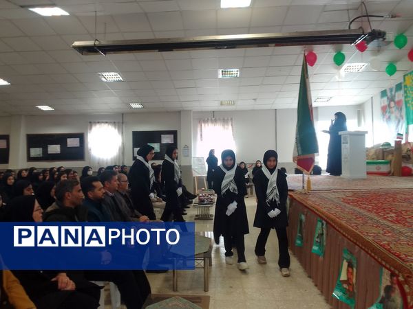 زنگ انقلاب در مدرسه بنت‌الهدی صدر با حضور مسئولین نواخته شد 