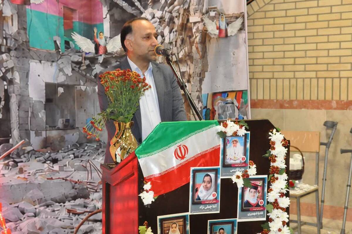 امسال سال تحصیلی را با نام و یاد ایثارگران و شهدای دانش آموز آغاز می کنیم