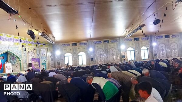 نماز جمعه عبادی و سیاسی در مصلی یاسوج