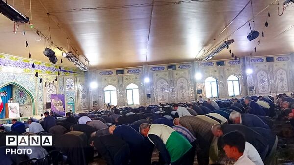 نماز جمعه عبادی و سیاسی در مصلی یاسوج