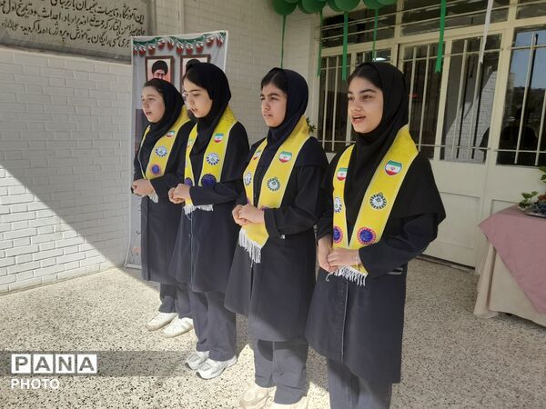 جشن جوانه‌ها در دبیرستان علی افشارنژاد