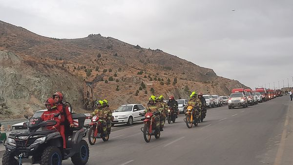 رژه ناوگان خودرویی آتش‌نشانی مشهد 