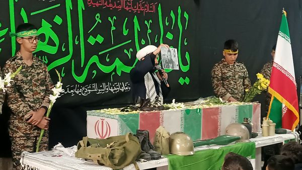 مراسم استقبال از شهید گمنام در دبیرستان شاهد ابوذر غفاری نیشابور 