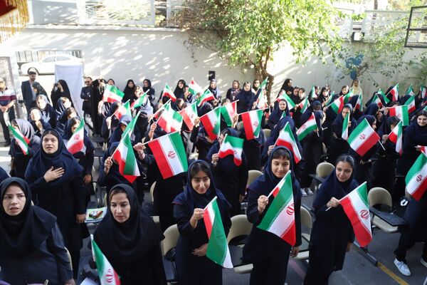 نواختن زنگ آغاز سال تحصیلی با حضور وزیر دادگستری 