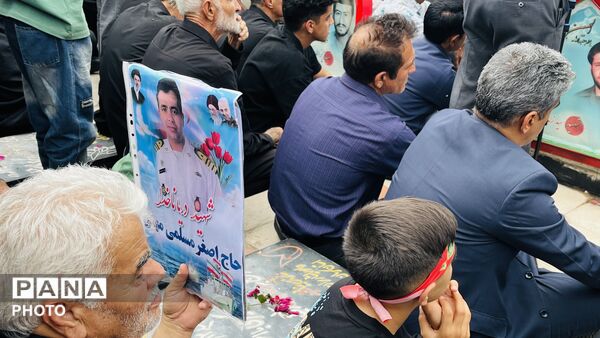 تشییع پیکر شهید ناو دنا «حاج اصغر مسلمی مهنی» در جیرفت