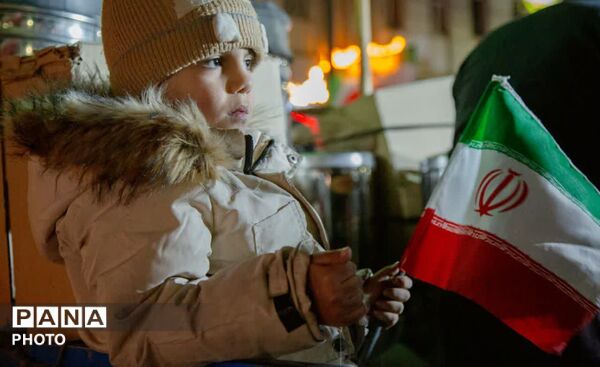 نمایش توان دفاعی کشور در میدان امام حسین (ع) یزد