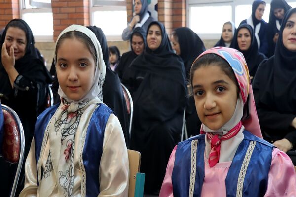 یک خشت هزار امید