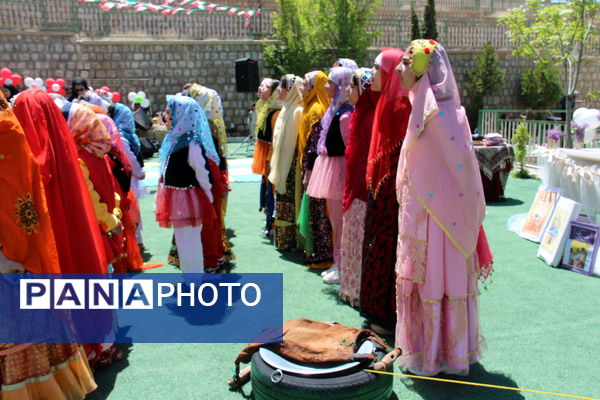 «جشنواره دا» در دبستان غیرانتفاعی امام صادق (ع) 