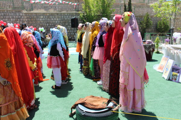 «جشنواره دا» در دبستان غیرانتفاعی امام صادق (ع) 