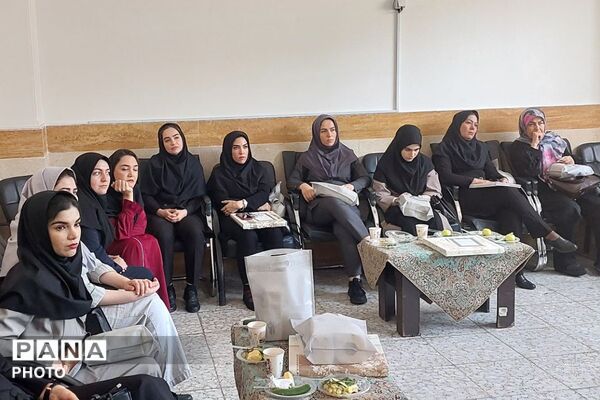 مانور بازگشایی دبیرستان نمونه دولتی ولایت با تشکیل نخستین جلسه شورای دبیران