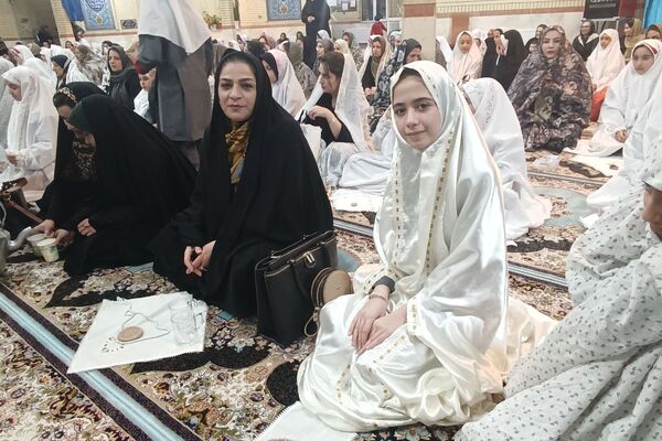 ضیافت افطار مادر و دختری دبستان ابوالحسن الوندی 