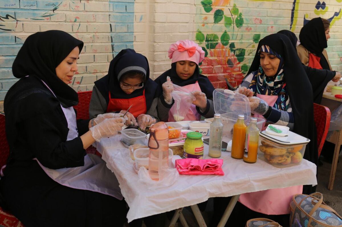 مدرسه زینبیه تبریز میان خنده‌ی دختران و نگاه پرمهر مادران،  جان گرفت