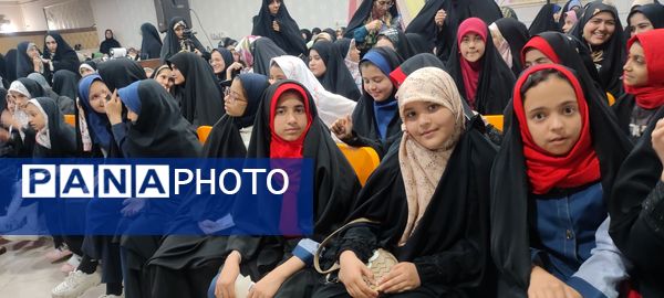 حضور دانش‌آموزان مدرسه خاقانی در جشن دختران آفتاب شیروان