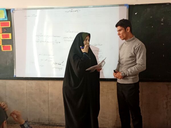 بازدید مسئولان وزارتی آموزش و پرورش شهرستان‌های تهران از مدرسه شهید رجایی شهر قدس 