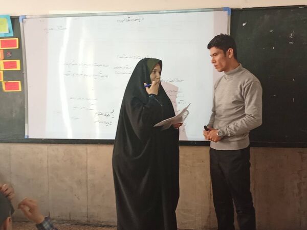 بازدید مسئولان وزارتی آموزش و پرورش شهرستان‌های تهران از مدرسه شهید رجایی شهر قدس 