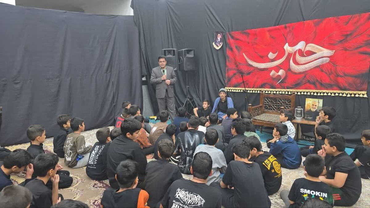 بازدید مدیر آموزش‌وپرورش شهرستان بافق از اعتکاف دانش‌آموزان