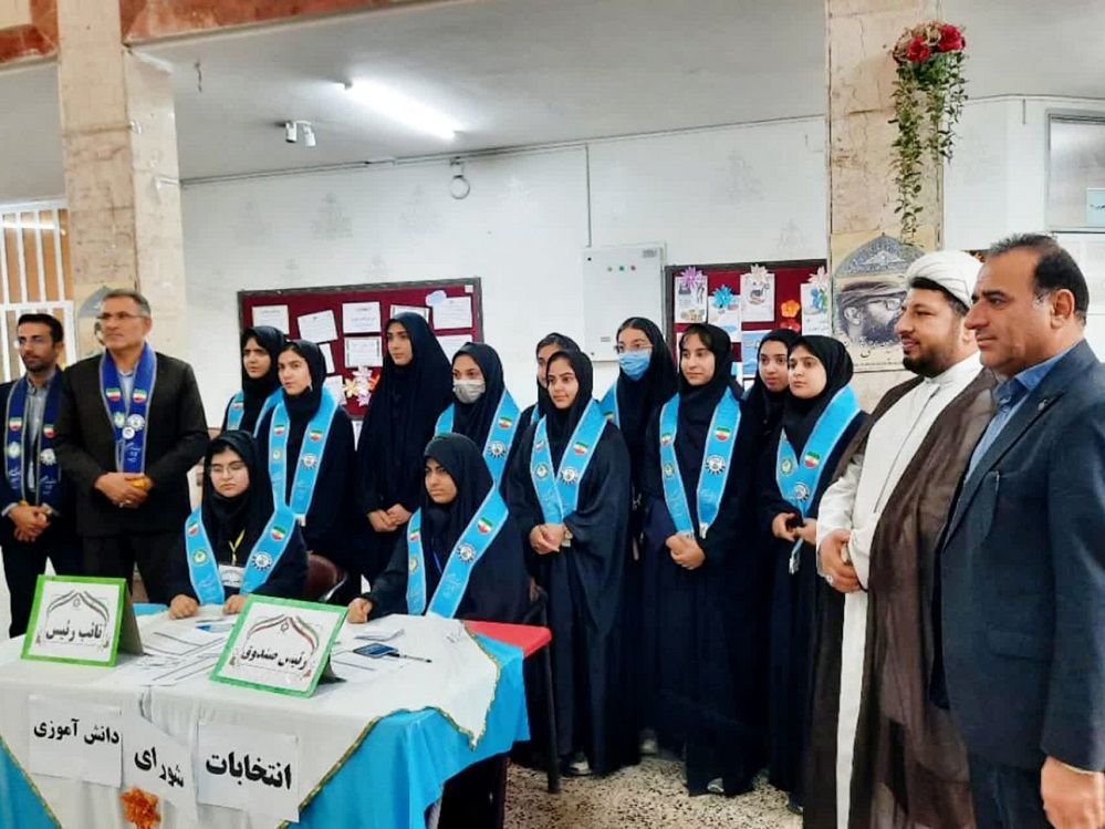 دانش‌آموزان اهوازی پای صندوق رأی؛ تمرینی برای مسئولیت‌پذیری و مردم‌سالاری