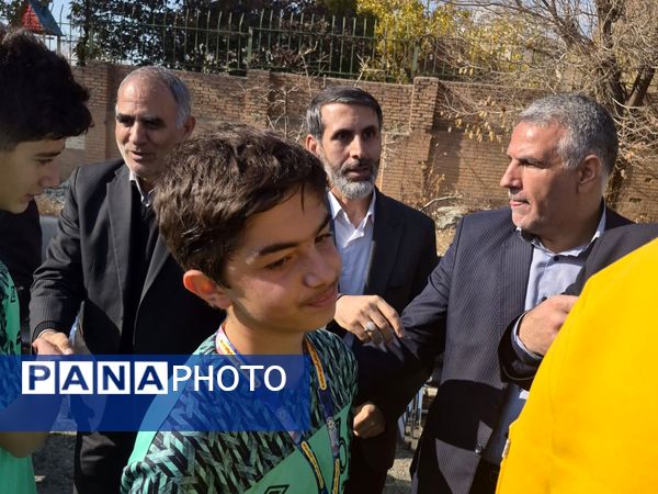 رقابت هیجان‌انگیز فوتبال دانش‌آموزی منطقه ۵ به پایان رسید