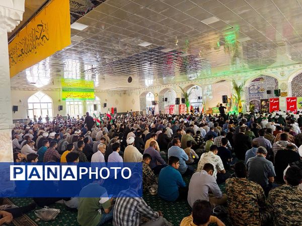 نماز جمعه ای با رنگ خون شهید در کاشمر