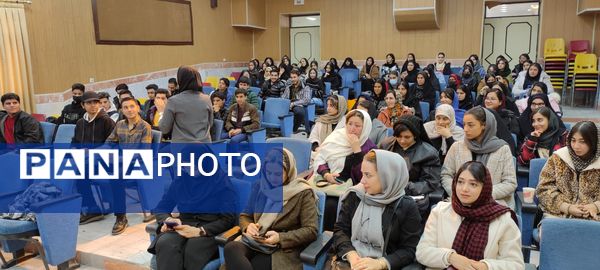 برگزاری همایش رتبه آفرینان برتر مؤسسه کاج در کانون سمیه شیروان