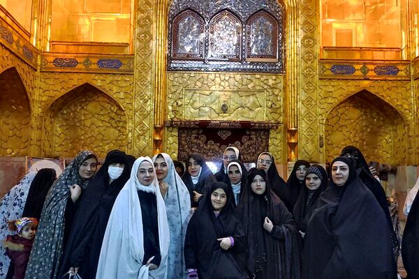 زیارت دانش‌آموزان هنرستان کوثر قیامدشت ری یک از مشهد مقدس 