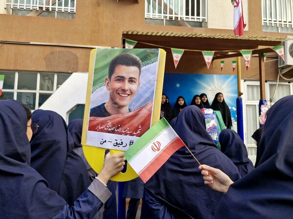 دبیرستان شاهد خیام میزبان جشنی پرشور به مناسبت روز دانش‌آموز