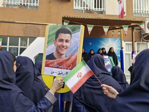 دبیرستان شاهد خیام میزبان جشنی پرشور به مناسبت روز دانش‌آموز