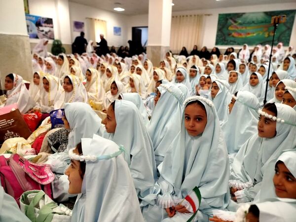 جشن تکلیف برای ۳۶۰ دانش‌آموز پایه سوم شهرستان فاروج