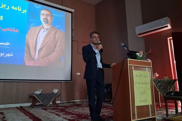 همایش مشاوره انگیزشی و آمادگی برای آزمون های مدارس برتر ویژه دانش آموزان پایه هشتم و نهم دبیرستان وکیلی۱۰