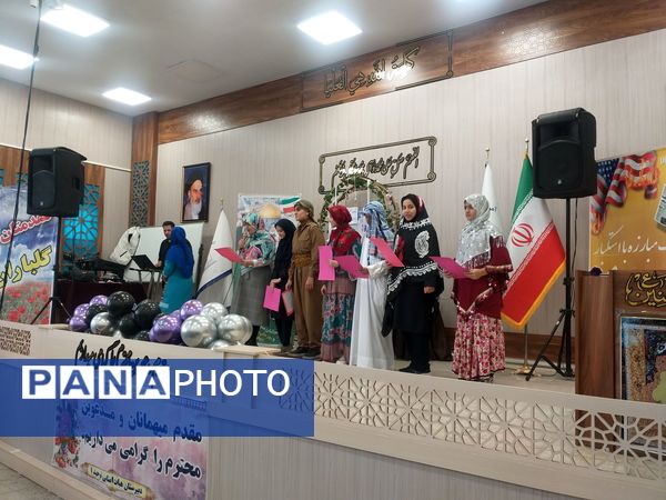 آیین نواختن زنگ ملی مبارزه با استکبار ستیزی در دبیرستان دخترانه متوسطه دوره اول توحید 