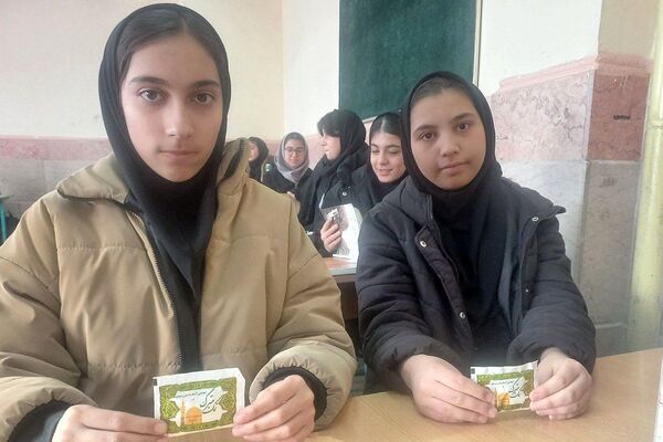 مراسم چهارشنبه‌ امام‌ رضایی در بهارستا‌ن دو
