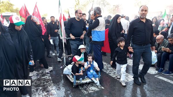  مراسم وداع با پیکر مطهر رهبر شهید