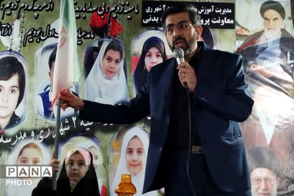 سوگواره چهلمین روز شهادت دانش آموزان ناحیه دو شهرری و مدرسه شجره طیبه در میدان نماز شهرری 