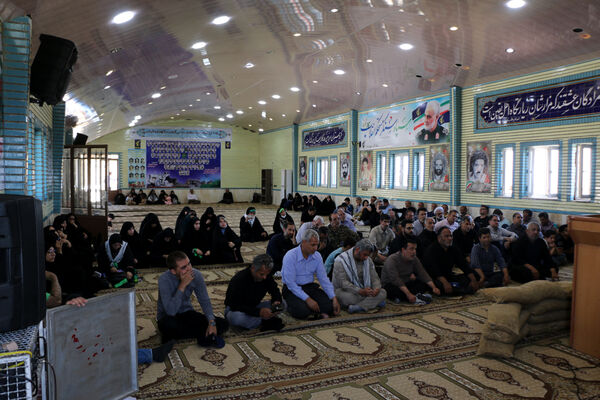 بازدید معلمان قمی از یادمان شهدای «بوالحسن» 