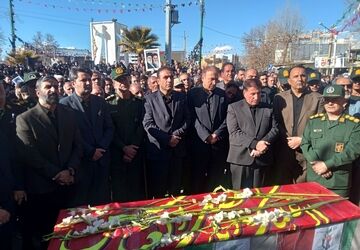 سیل جمعیت در کوهدشت لرستان پیام وفاداری به انقلاب داد