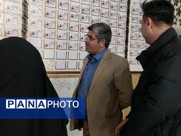 بازدید معاون پرورشی و تربیت بدنی ناحیه سه از دبیرستان مصلی‌نژاد ام البنین 