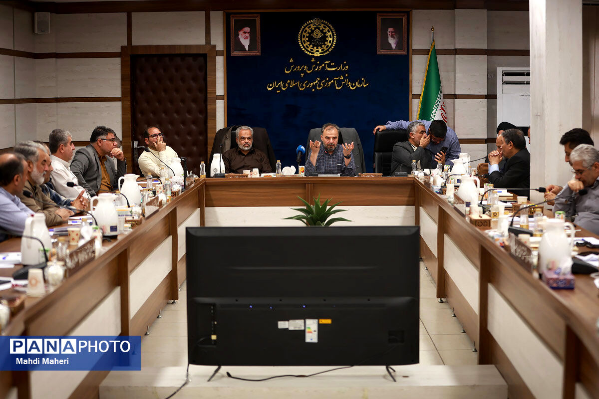 جلسه هم‌اندیشی و هم‌افزایی سرناظران پایش فعالیت‌های قرآن، عترت و نماز در سراسر کشور