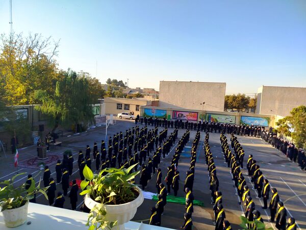 صبحگاه تمام تشکیلاتی دبیرستان تقی‌پور مراغه