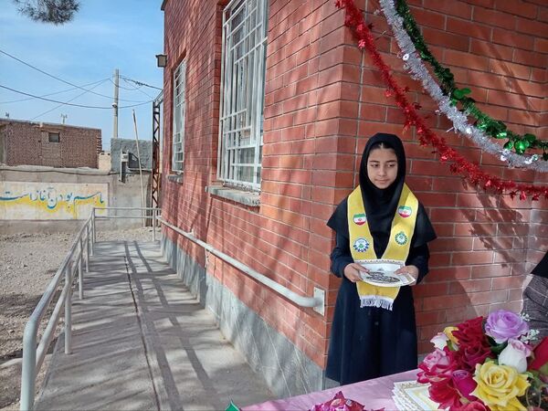 تقدیر از دانش آموزان معتکف دبیرستان مادر مهربان خلیل آباد