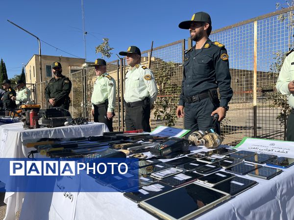 رو‌نمایی از کشفیات انتظامی فارس