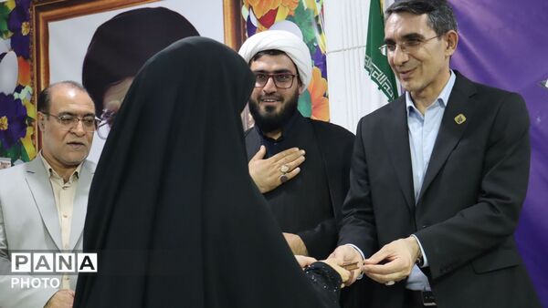 اردوی یک‌روزه «طلایی‌داران انقلاب» در مدرسه بهشت آیین  خرم‌آباد