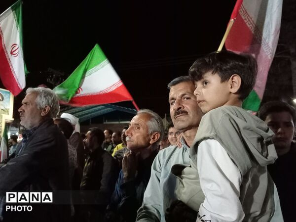 از دیروز تا امروز همیشه پای انقلاب