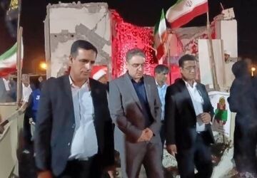 بازدید مدیرکل فرهنگی، هنری وزارت آموزش و پرورش از گلزار شهدای مدرسه شجره طیبه میناب 