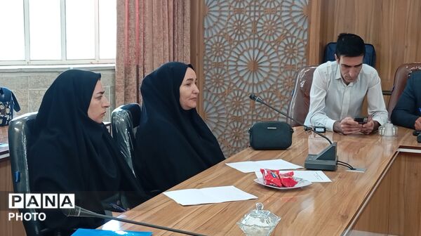 گردهمایی مدیران مدارس شهرستان بن با محوریت پروژه مهر و بازگشایی مدارس