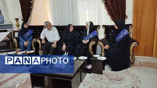 دیدار اعضای انجمن اسلامی هنرستان بصیرت آشخانه با همسر جانباز رسایی پور