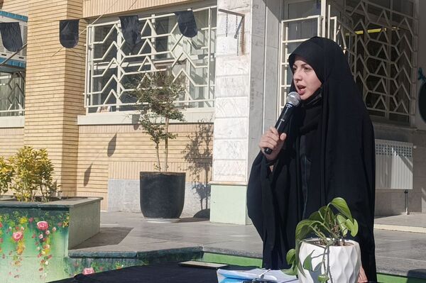 برپایی نمایشگاه "مادرم فاطمه" در دبیرستان مهر نیشابور