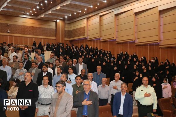 تجلیل از معلمان نمونه  در گناباد 