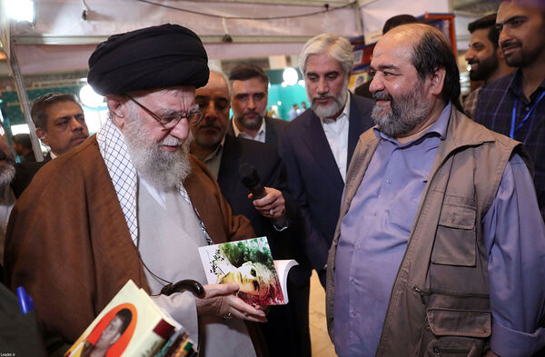 بازدید رهبر معظم انقلاب اسلامی از سی‌وپنجمین نمایشگاه کتاب تهران